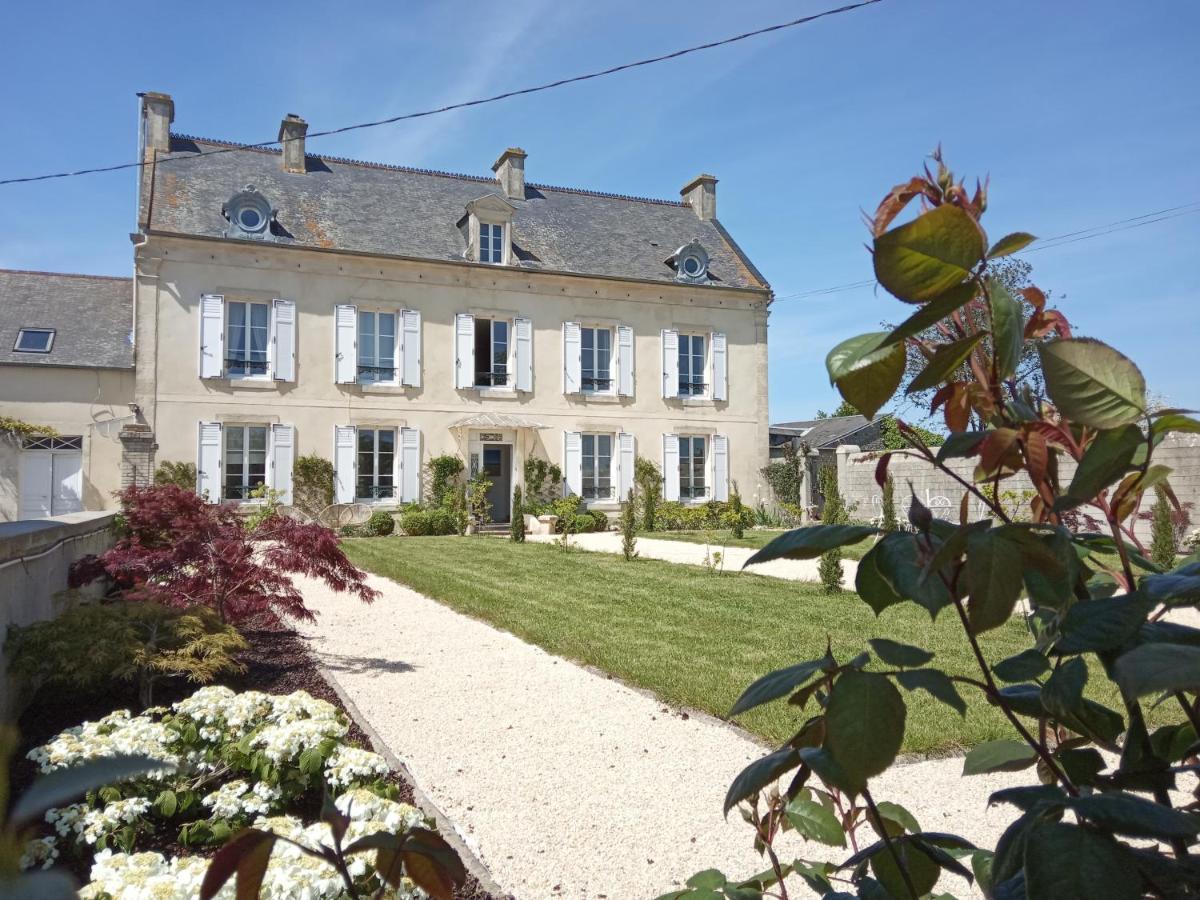 Les Mariesis Bed and Breakfast Osmanville Buitenkant foto
