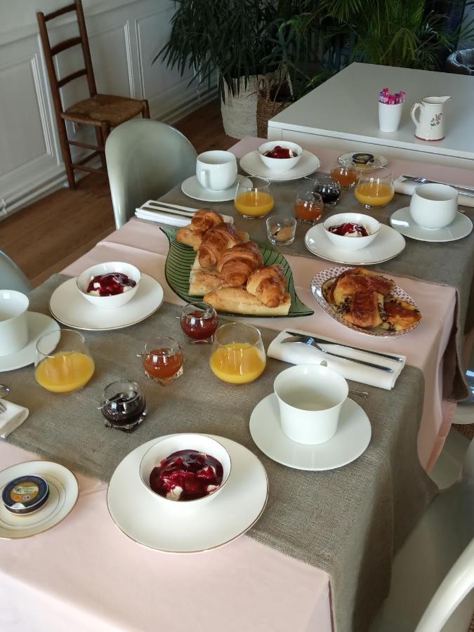 Les Mariesis Bed and Breakfast Osmanville Buitenkant foto